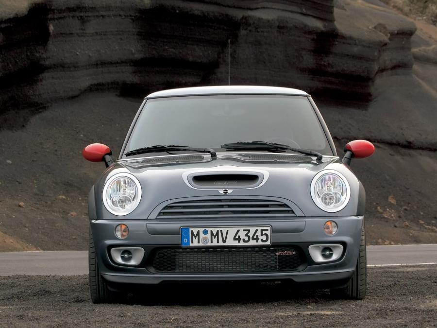  Mini Cooper S with JCW GP Kit 2006 года  (фото 13 из 22)